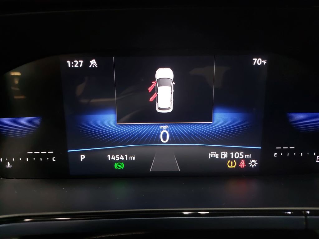 Used 2023 Volkswagen Taos SE w/ Panoramic Sunroof Package AWD/4WD image 18