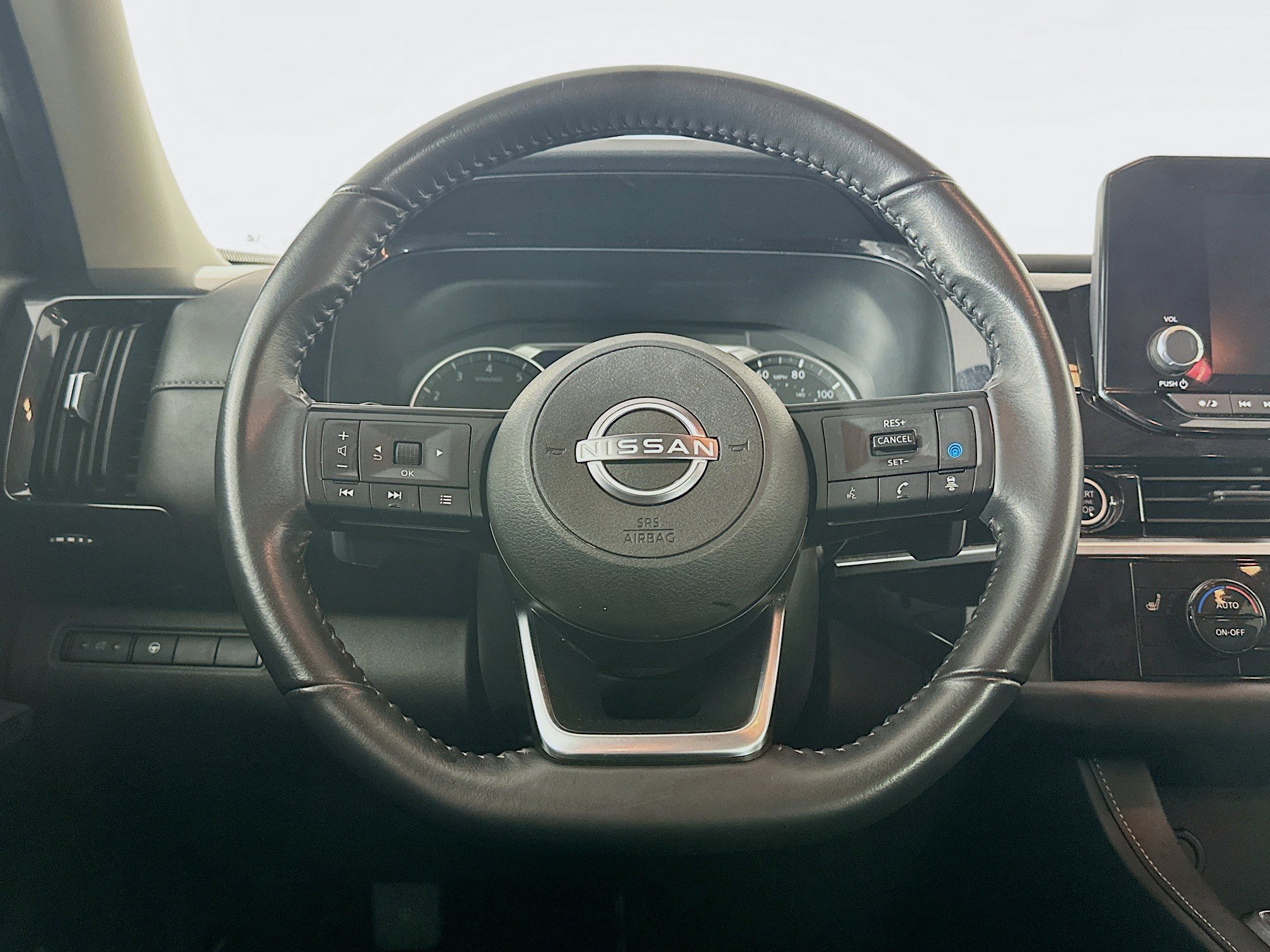 Used 2024 Nissan Pathfinder SV image 18