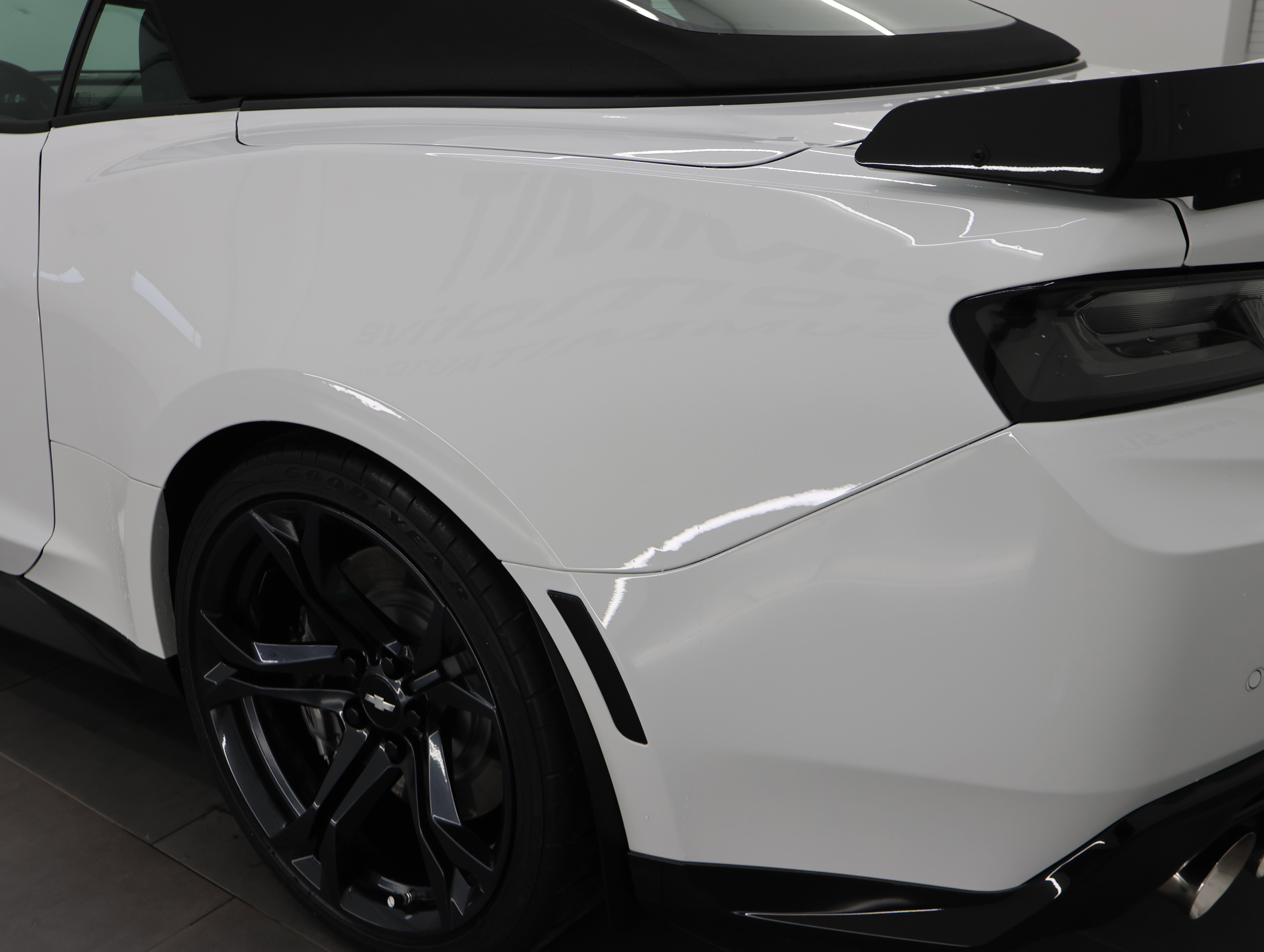 Used 2018 Chevrolet Camaro ZL1 RWD image 32