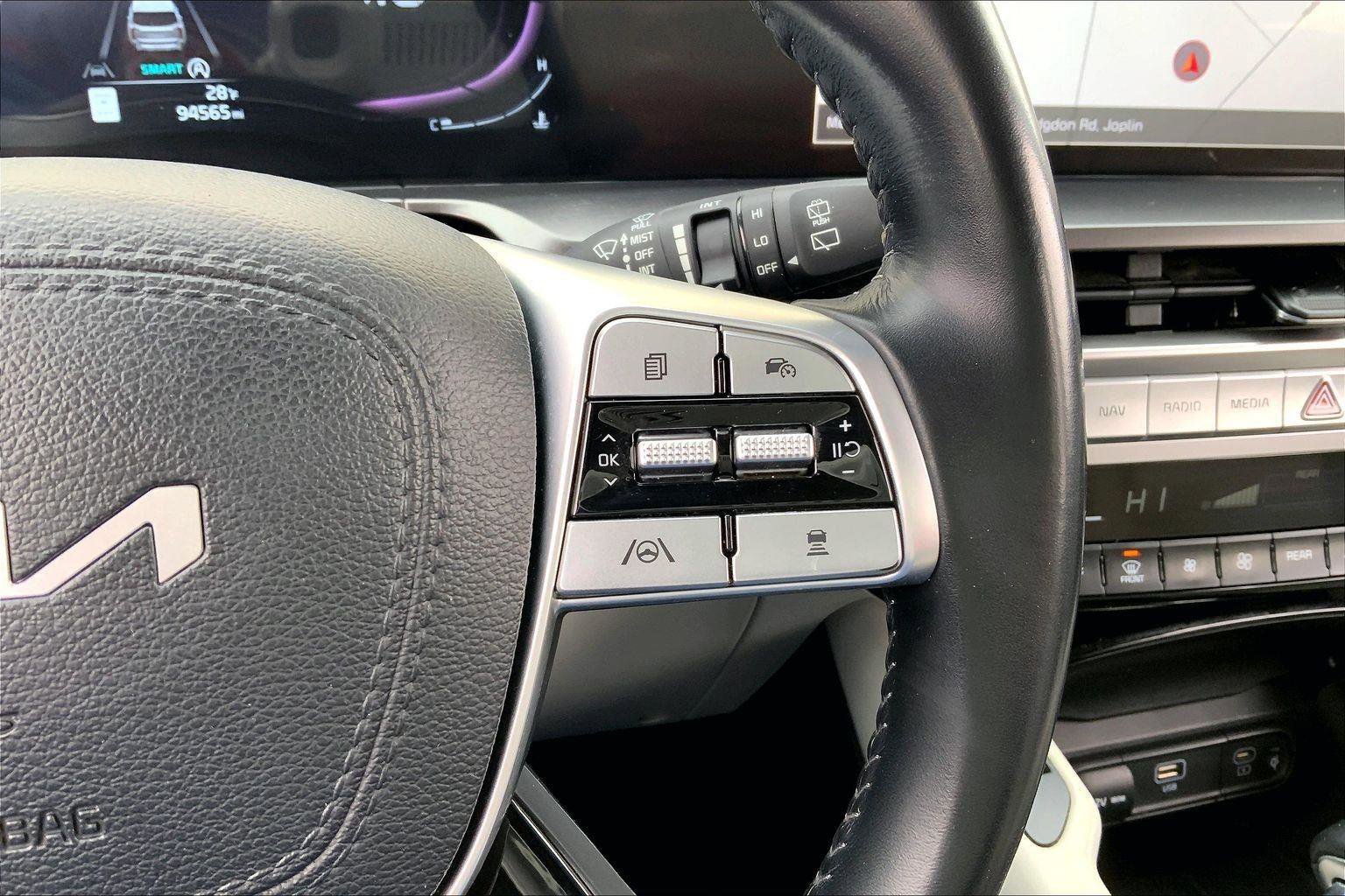 Used 2023 Kia Telluride S image 16