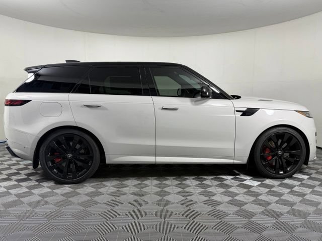 Certified 2025 Land Rover Range Rover Sport Dynamic SE AWD/4WD image 9