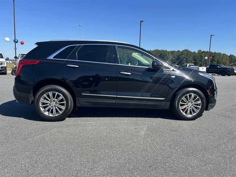 Used 2017 Cadillac XT5 Luxury w/ Driver Awareness Package image 4
