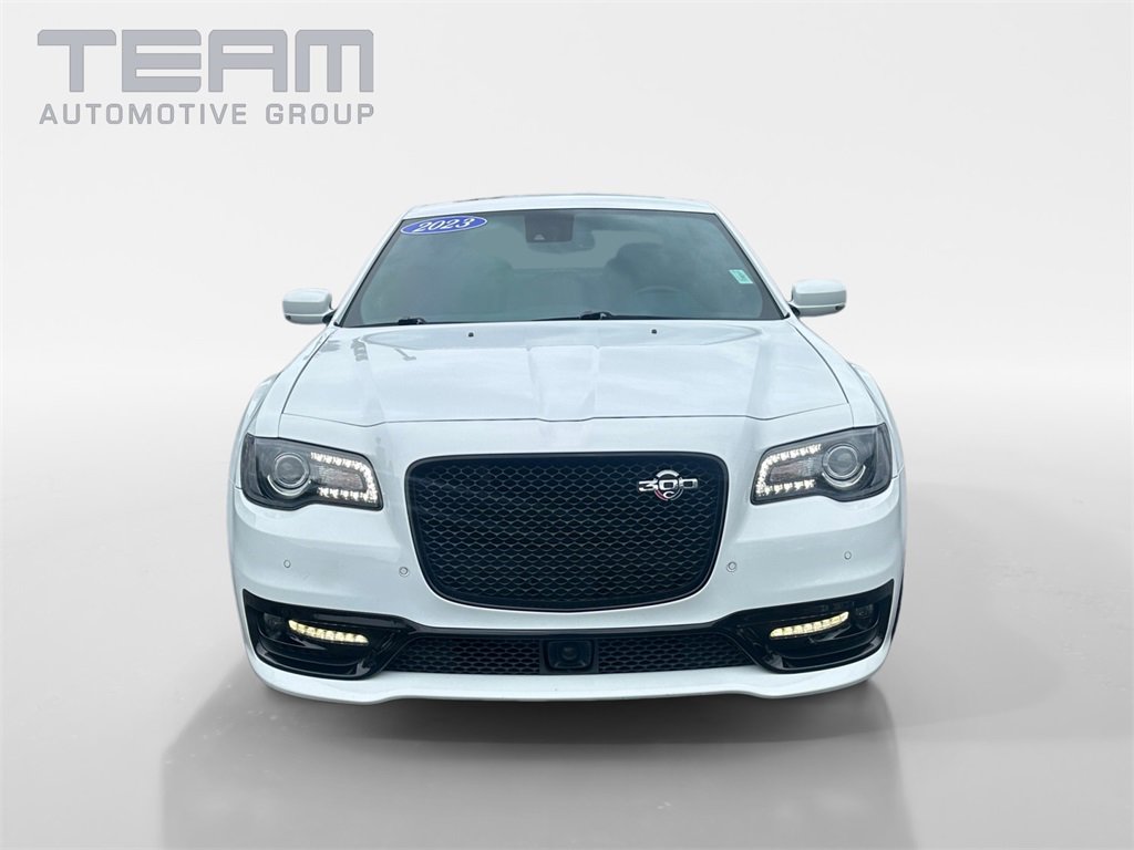 Certified 2023 Chrysler 300 C image 2