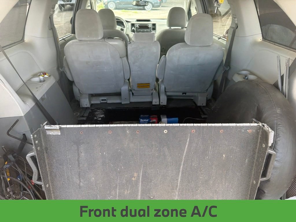 Used 2011 Toyota Sienna LE FWD image 14
