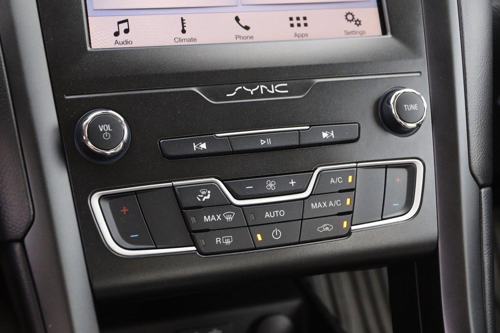 Used 2019 Ford Fusion SE w/ Equipment Group 151A image 18