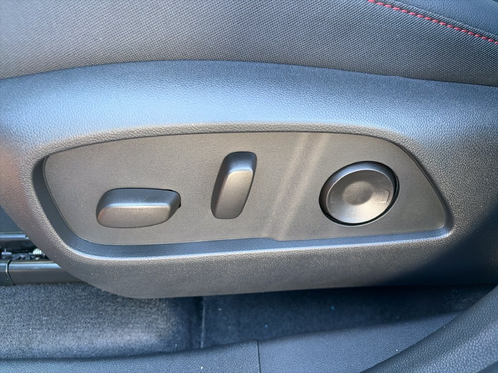 New 2027 Chevrolet Equinox RS w/ Convenience Package III FWD image 16