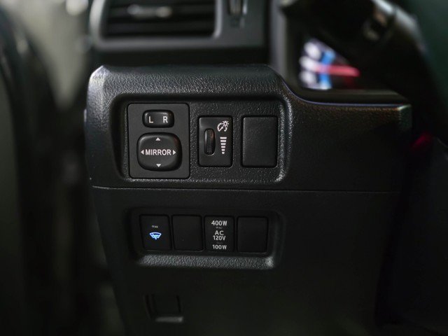 Used 2018 Toyota 4Runner SR5 w/ Wilderness Package image 26