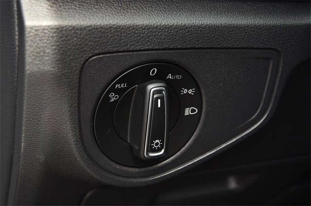 Used 2023 Volkswagen Atlas SE w/ Panoramic Sunroof Package image 11