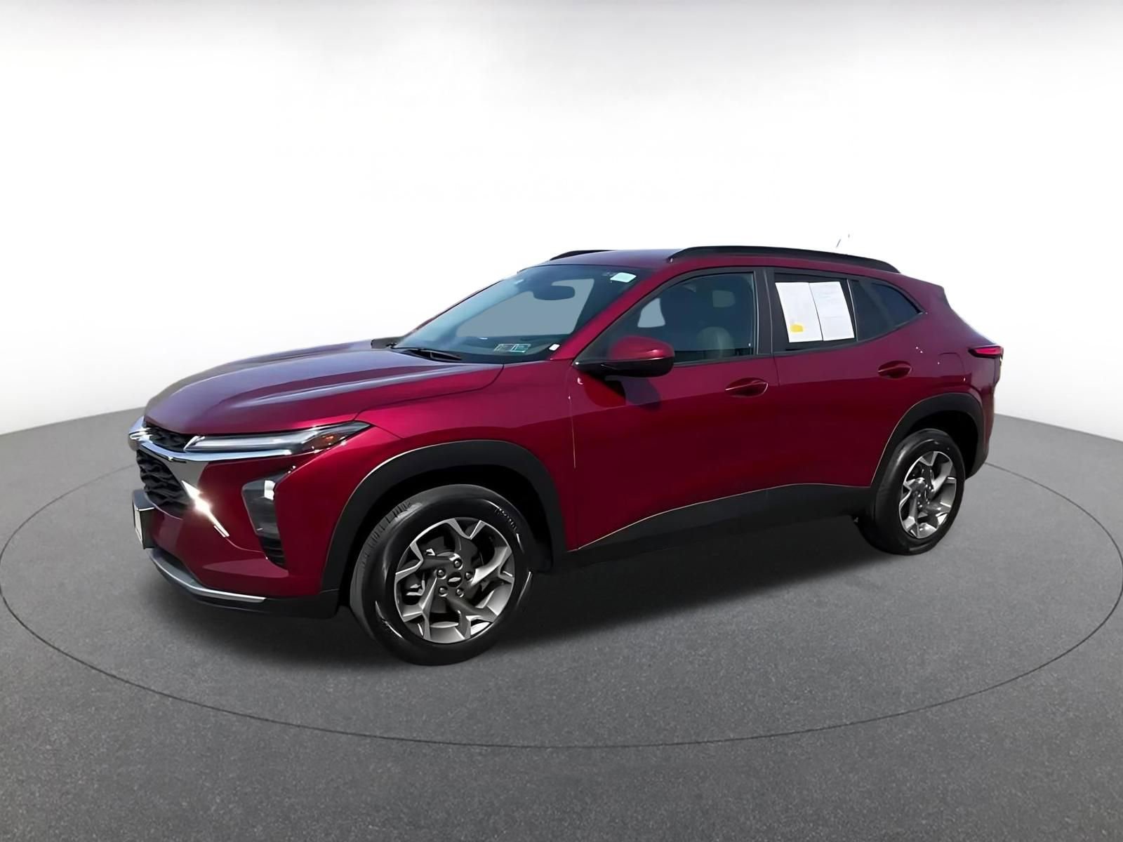 Used 2025 Chevrolet Trax LT FWD image 6