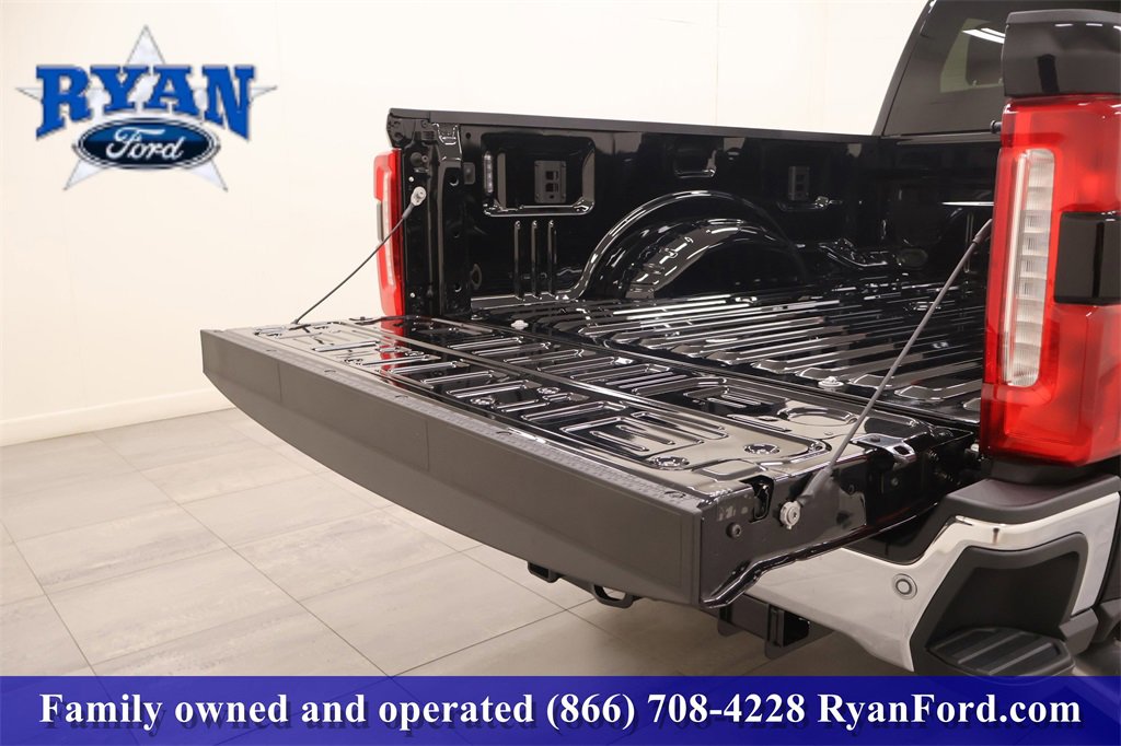 New 2026 Ford F250 Lariat w/ FX4 Off-Road Package image 5