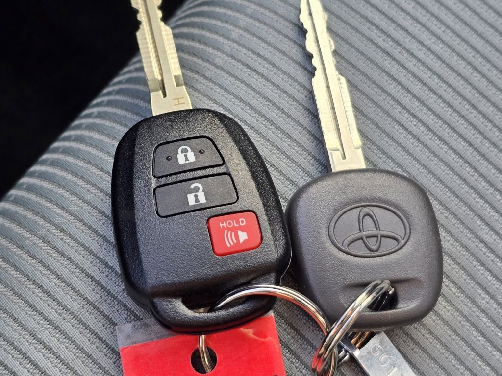 Used 2015 Toyota Prius C Four image 32