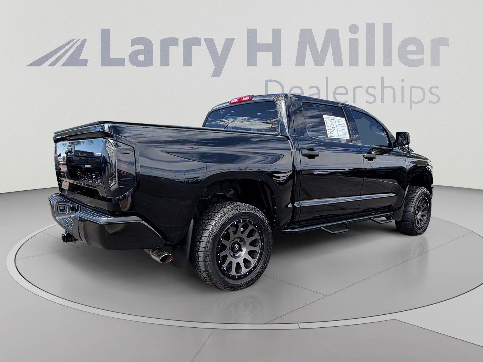 Used 2018 Toyota Tundra SR5 w/ SR5 Upgrade Package AWD/4WD image 6