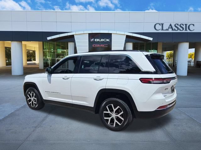Used 2024 Jeep Grand Cherokee Limited AWD/4WD image 6