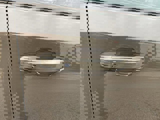 Used 2023 Chevrolet Silverado 1500 LT image 17