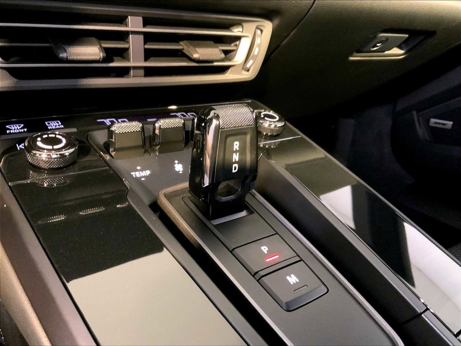 Used 2024 Porsche 911 Carrera T image 17