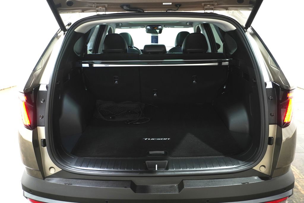 Certified 2025 Hyundai Tucson Limited AWD/4WD image 6