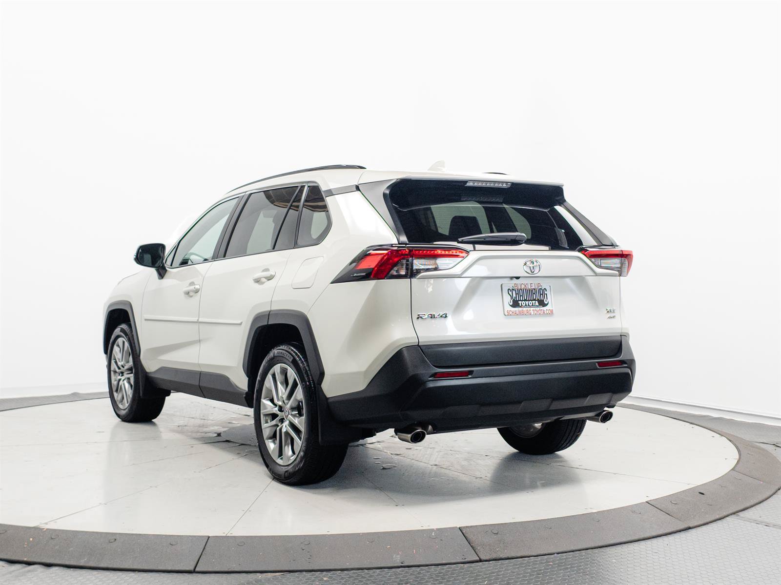 Certified 2022 Toyota RAV4 XLE Premium AWD/4WD image 11