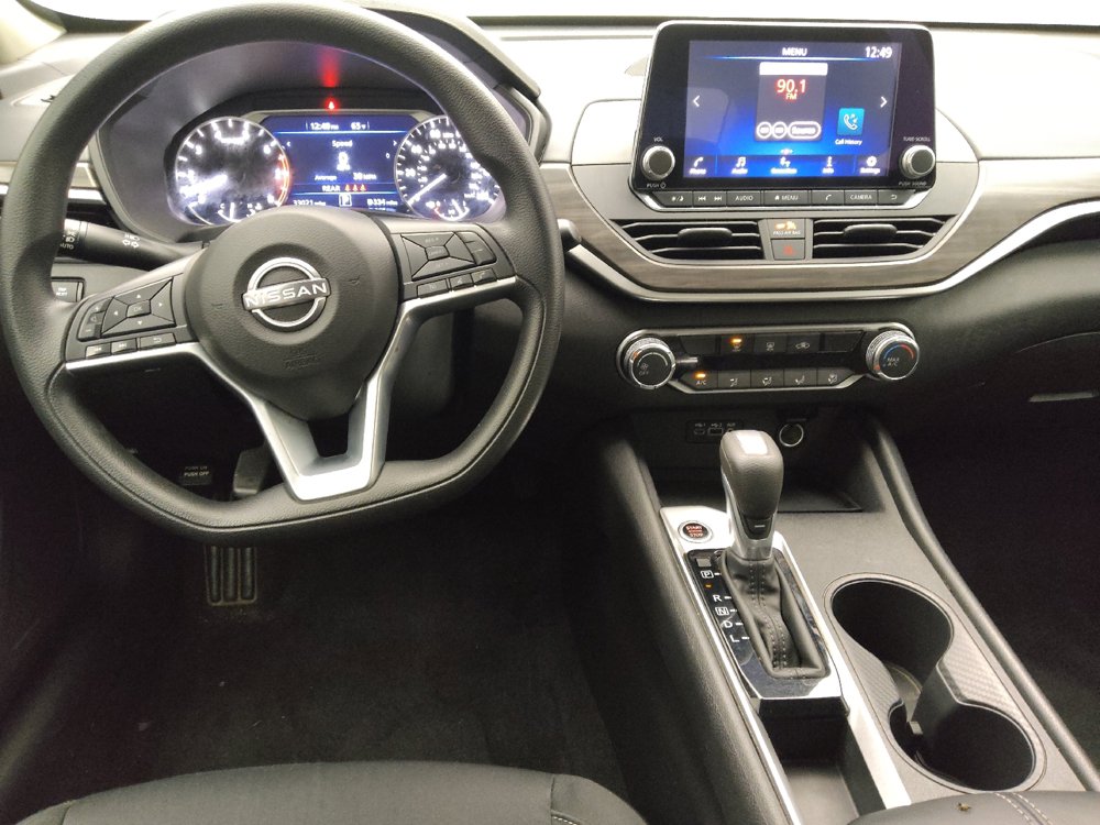 Used 2025 Nissan Altima 2.5 SV FWD image 22