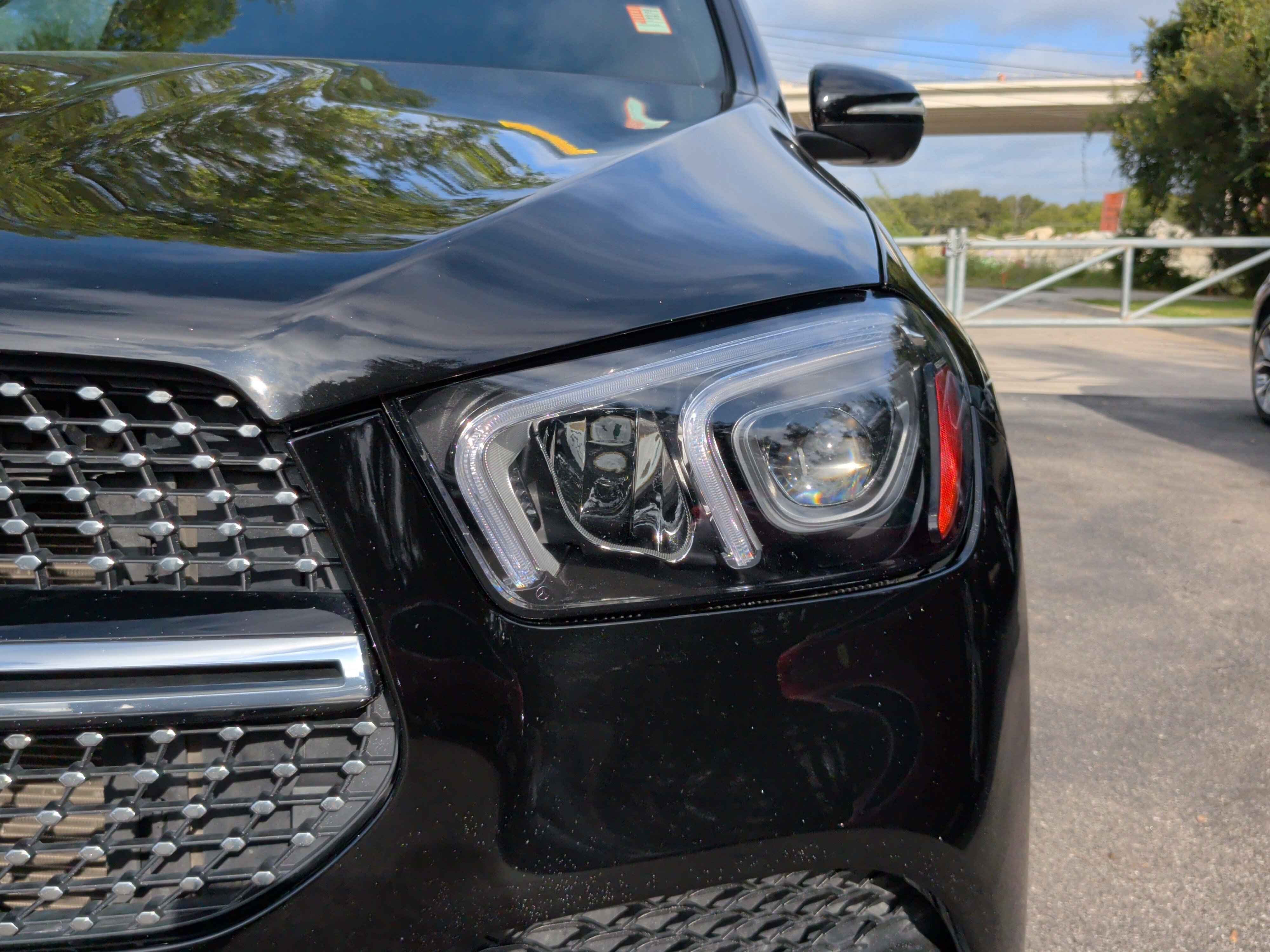 Used 2021 Mercedes-Benz GLE 350 4MATIC image 3
