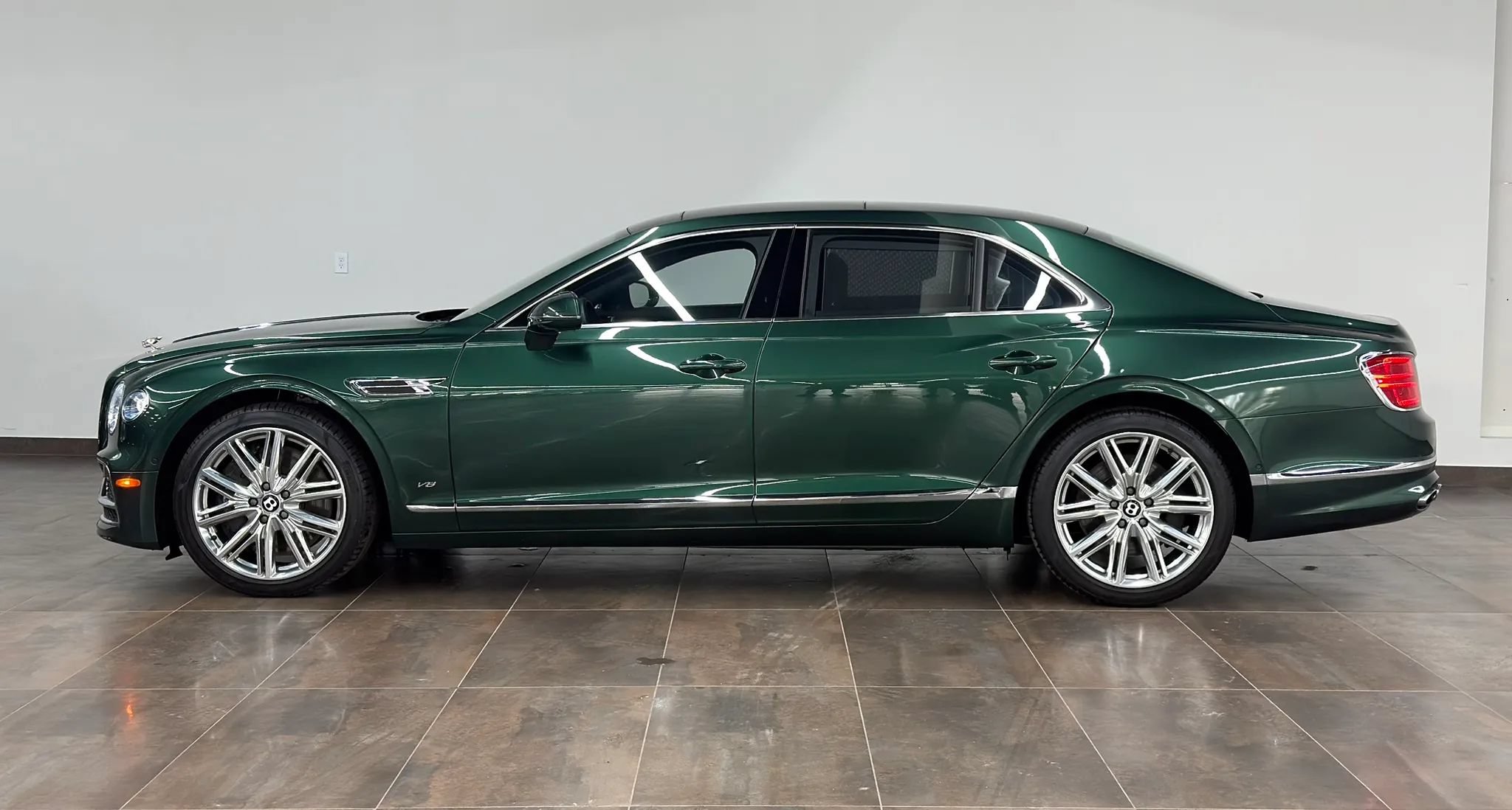 Used 2022 Bentley Flying Spur V8 AWD/4WD image 5
