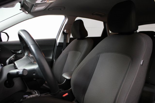 Used 2025 Hyundai Kona SEL image 13