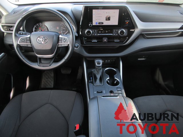 Certified 2024 Toyota Highlander LE image 10