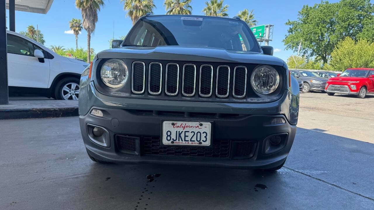 Used 2018 Jeep Renegade Latitude image 29