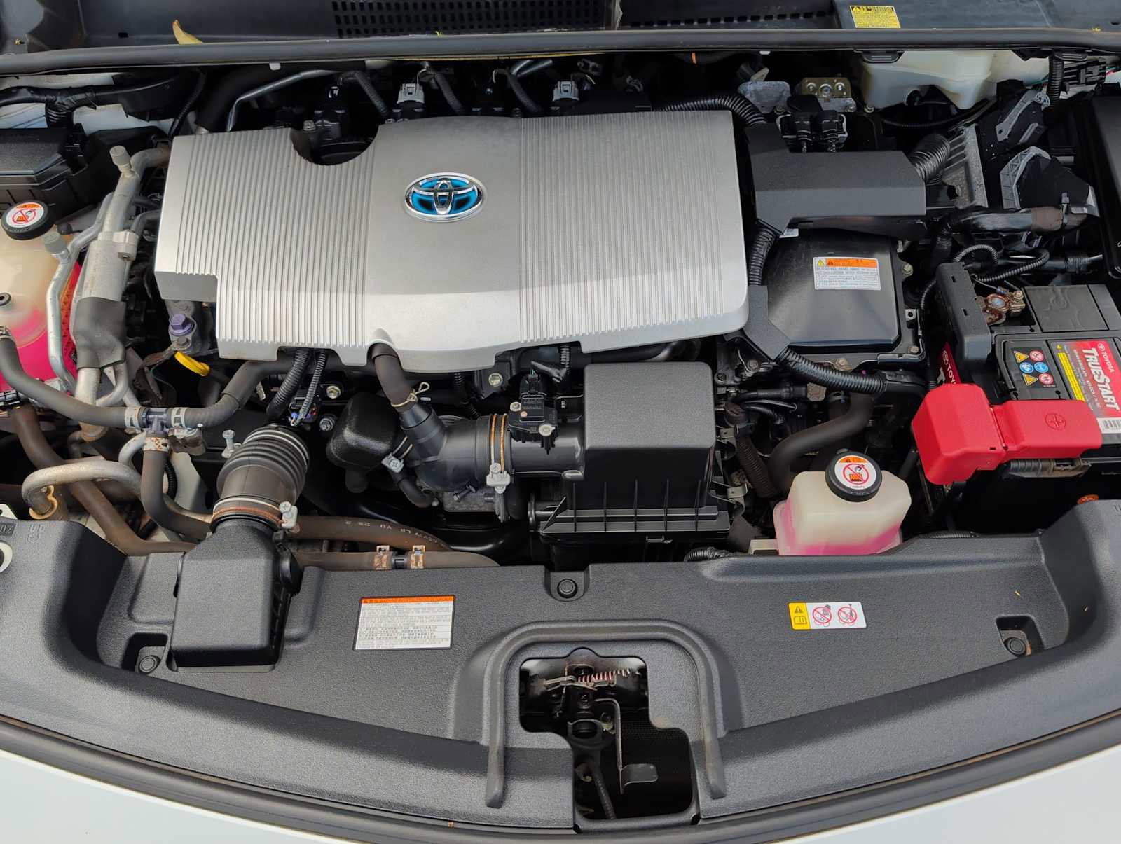 Used 2017 Toyota Prius Prime Advanced image 18