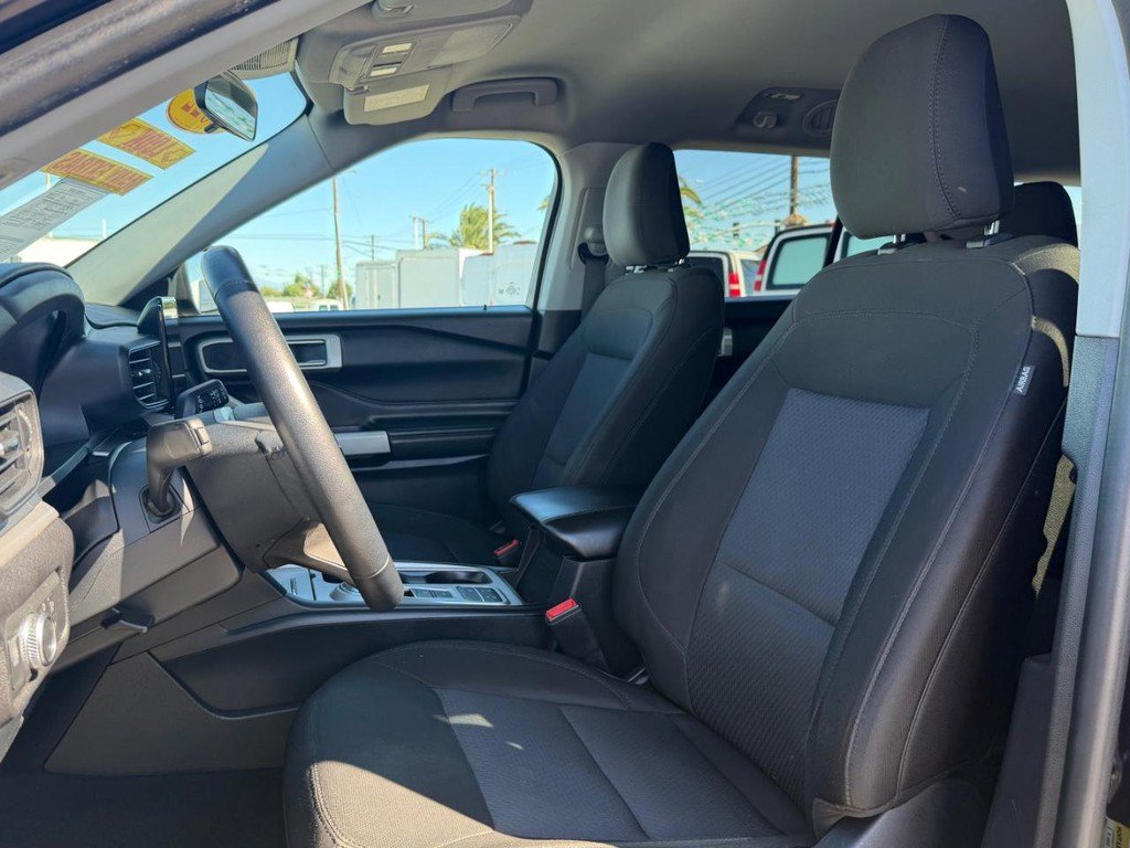 Used 2022 Ford Explorer XLT image 18
