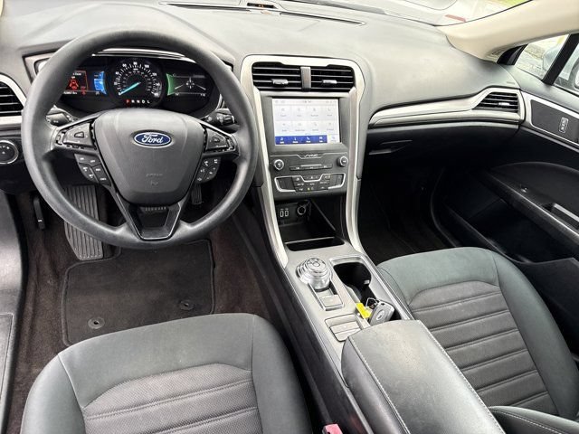 Used 2020 Ford Fusion SE FWD image 18