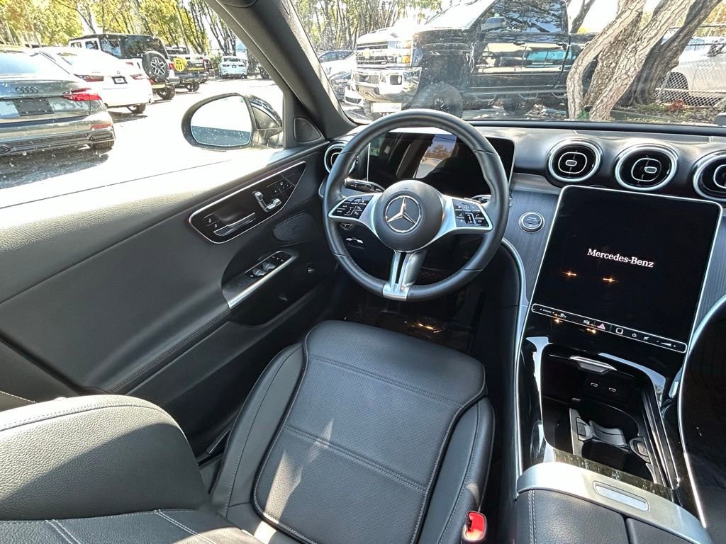 Used 2025 Mercedes-Benz C 300 4MATIC Sedan image 9