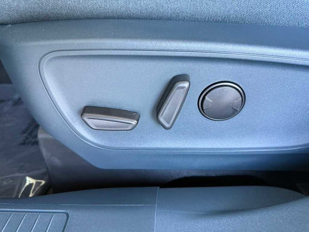 New 2025 Ford Maverick XLT w/ Equipment Group 301A image 5