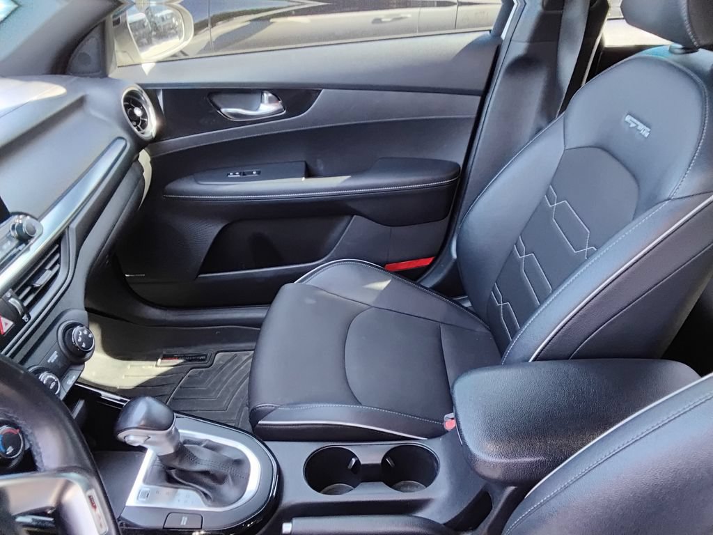 Used 2021 Kia Forte GT-Line w/ GT-Line Premium Package FWD image 8