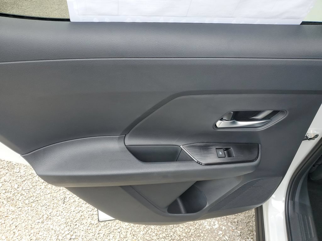 New 2026 Nissan Kicks SV w/ Cold Weather Package FWD image 9