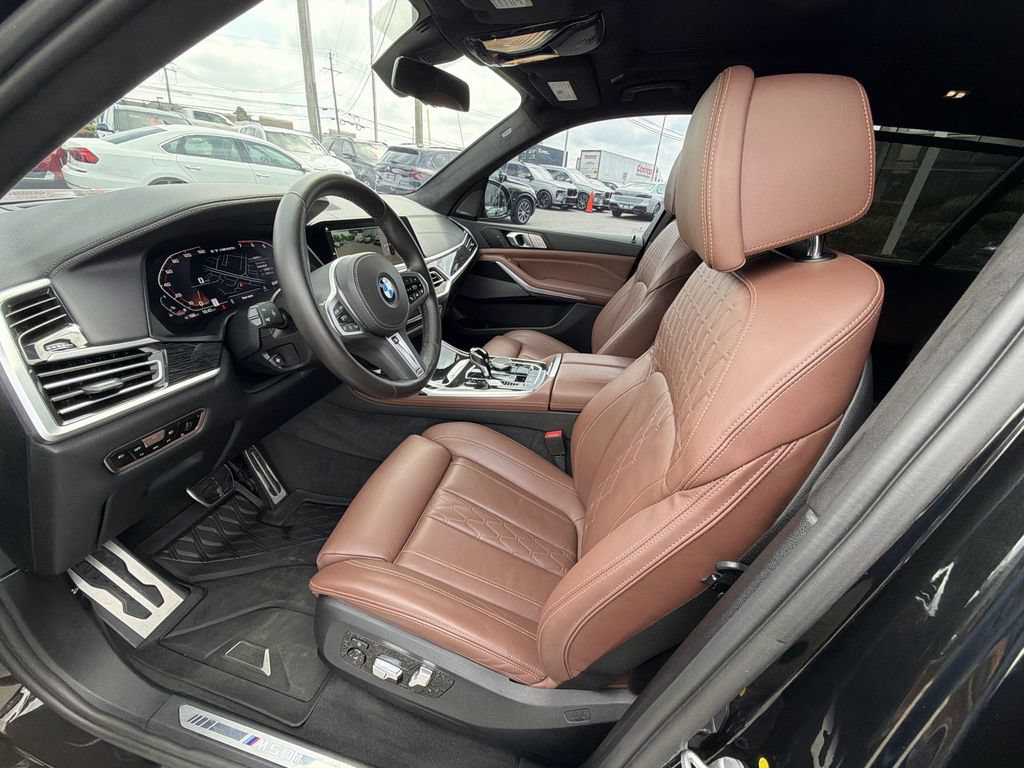 Used 2022 BMW X7 M50i w/ Cold Weather Package AWD/4WD image 10