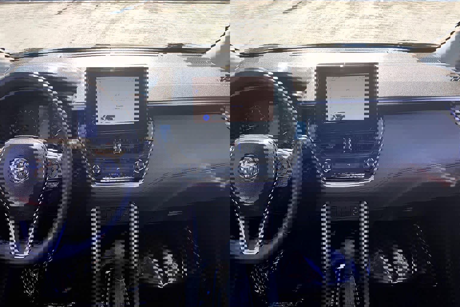 Used 2024 Toyota Corolla Cross LE w/ Moonroof Package image 7