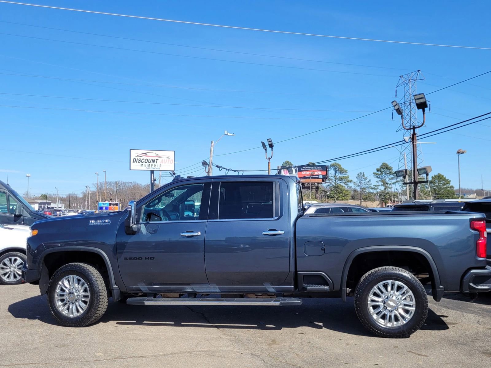 Used 2020 Chevrolet Silverado 3500 High Country w/ Technology Package image 6