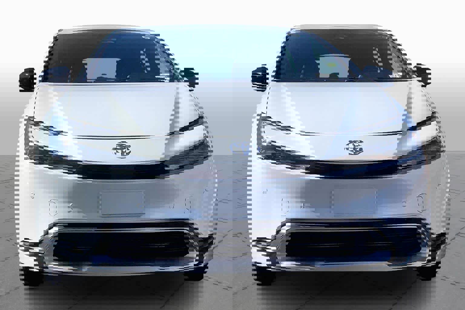 Used 2025 Toyota Prius Plug-In Hybrid image 4