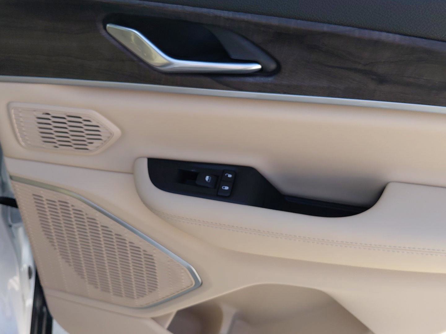 New 2026 Jeep Grand Cherokee Limited w/ Trailer Tow Package image 17