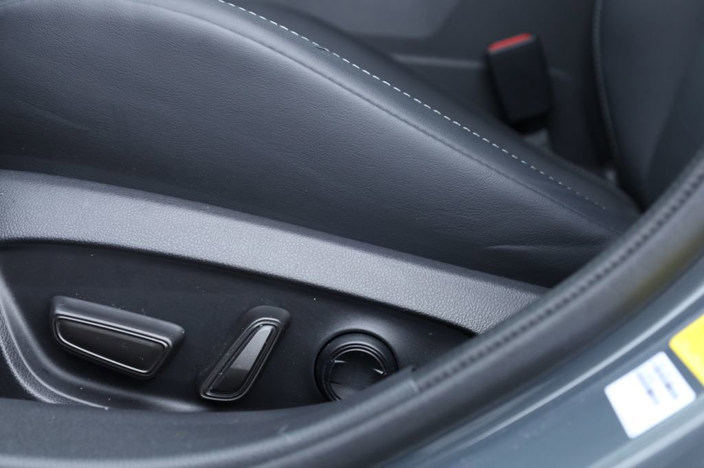 Used 2024 Toyota Prius Limited image 19