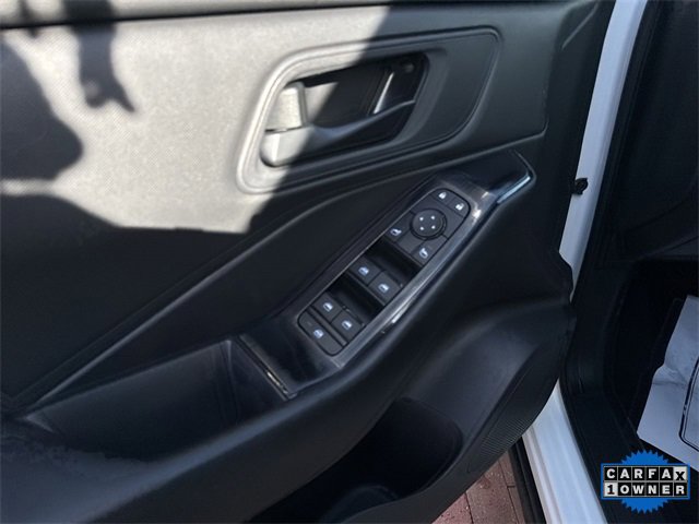 Used 2025 Nissan Rogue S image 11