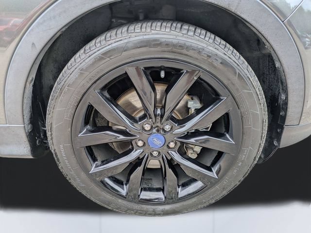 Used 2017 Ford Escape SE w/ Equipment Group 201A FWD image 12