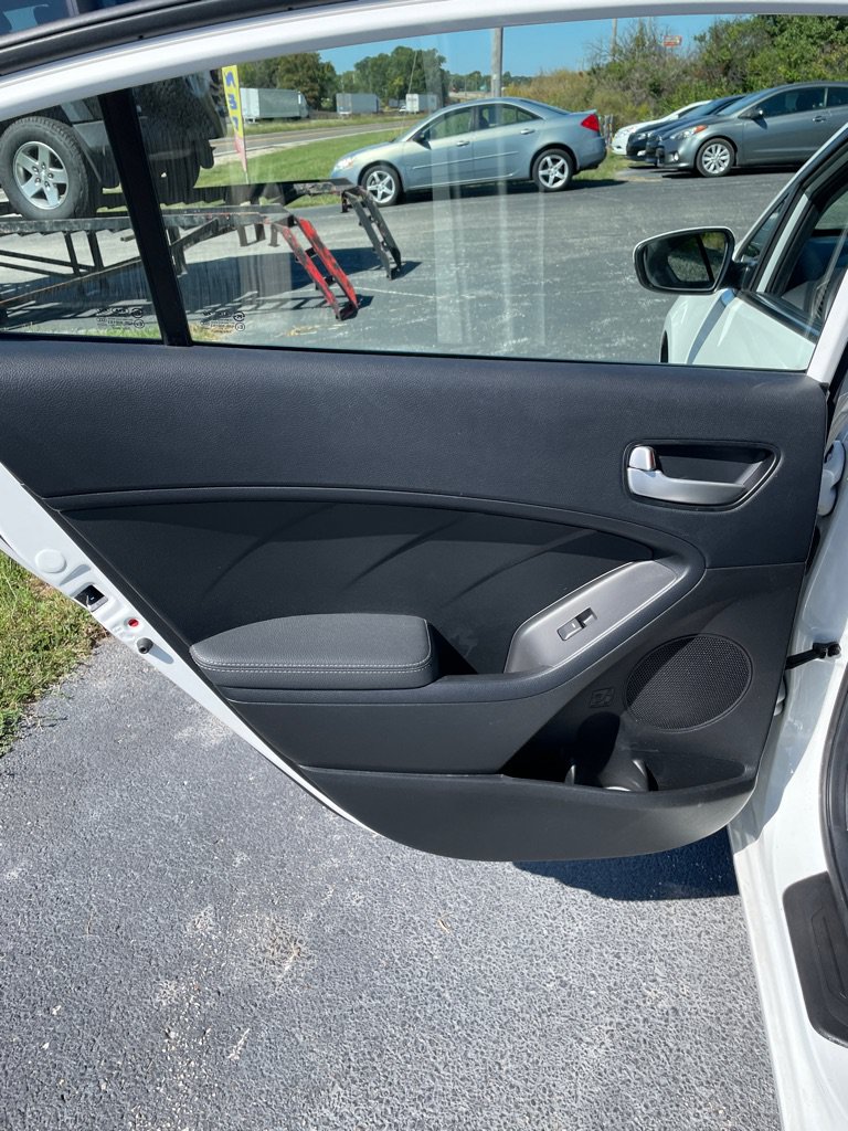 Used 2018 Kia Forte LX FWD image 15