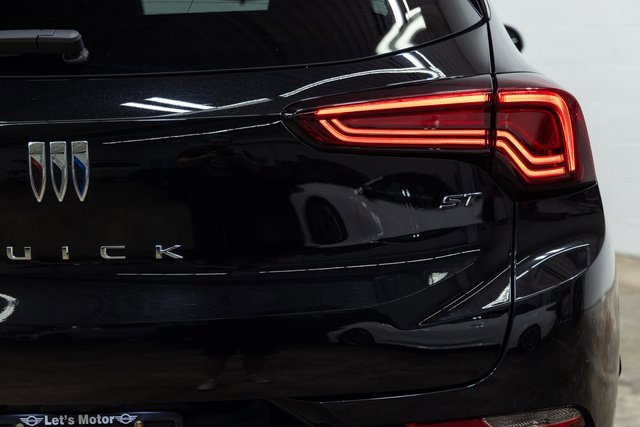 Used 2024 Buick Encore GX Sport Touring image 10