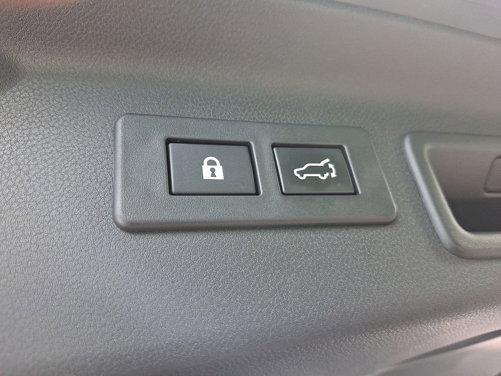 Used 2025 Subaru Forester Limited image 27