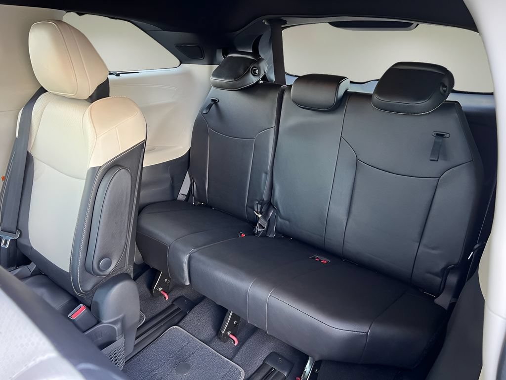 Certified 2026 Toyota Sienna Limited FWD image 15