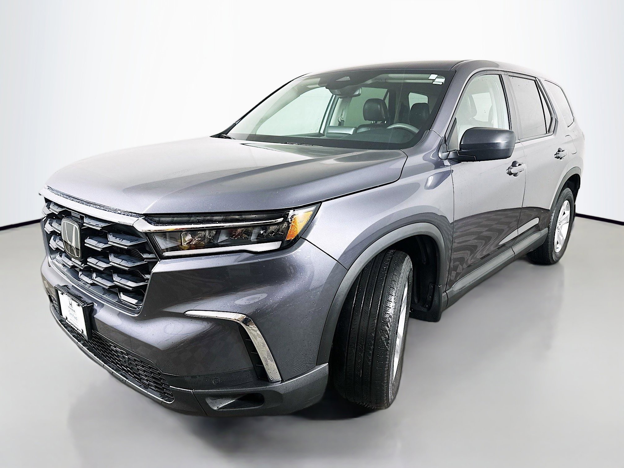 Used 2023 Honda Pilot LX image 3