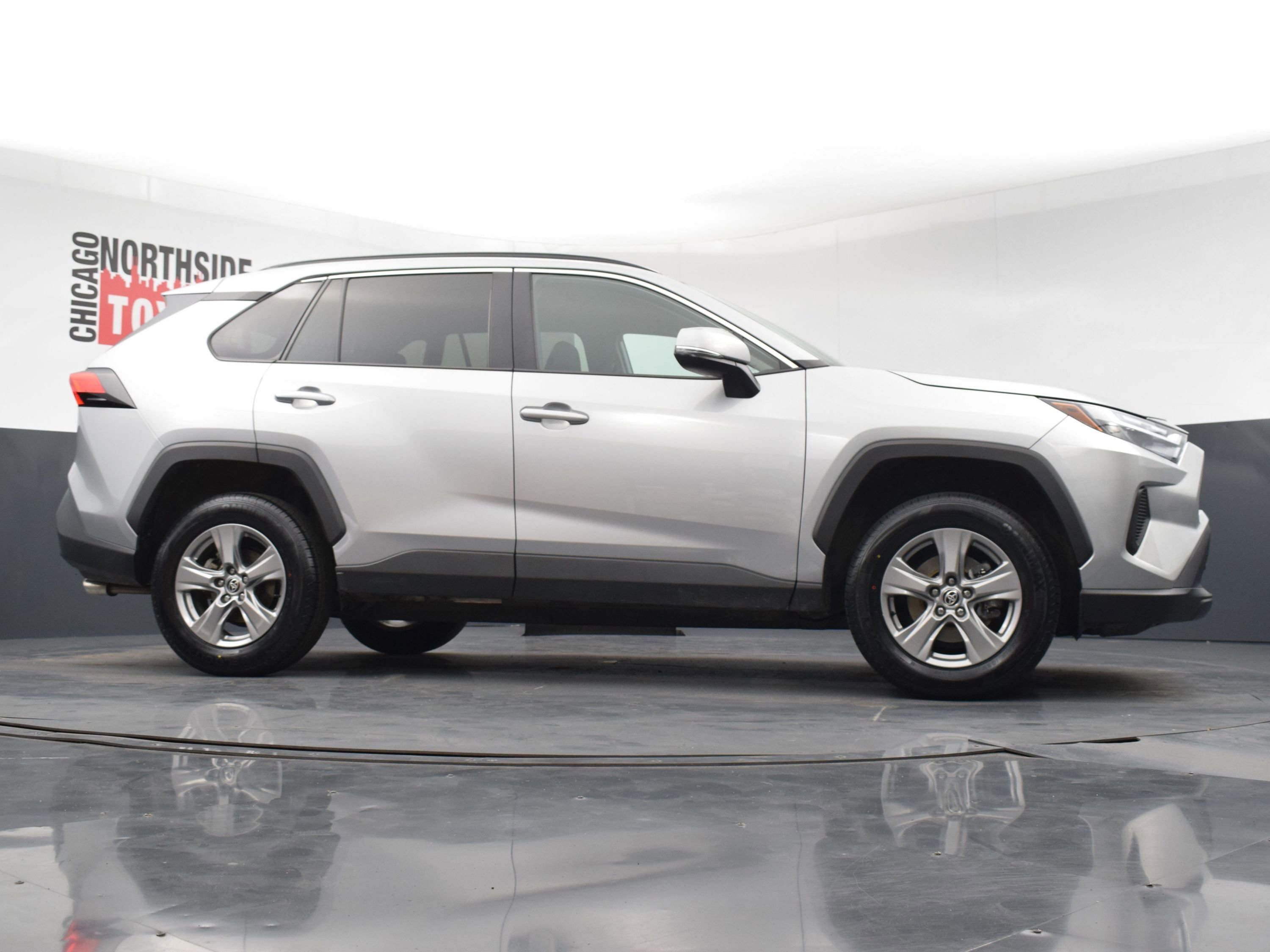Used 2024 Toyota RAV4 XLE AWD/4WD image 27