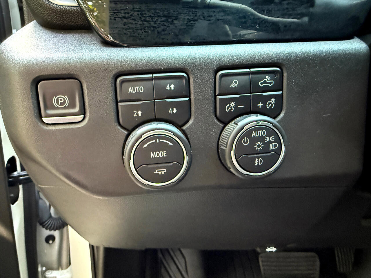 Used 2022 Chevrolet Silverado 1500 LT Trail Boss w/ LT Trail Boss Premium Package image 39