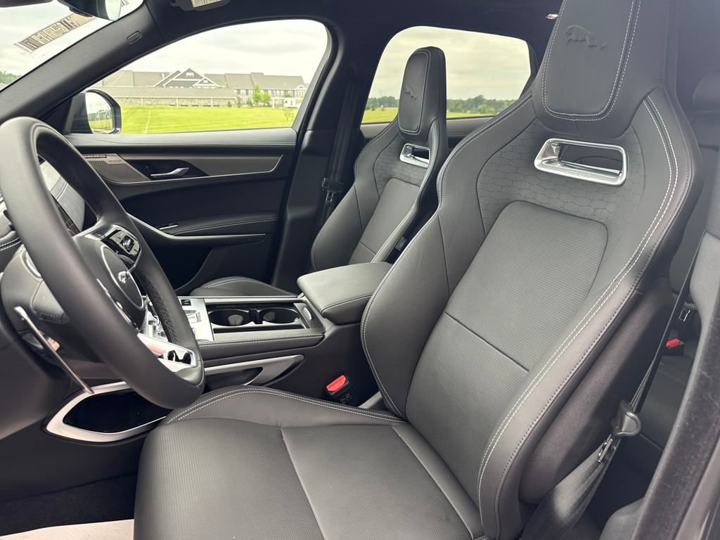 Used 2025 Jaguar F-PACE R-Dynamic S image 12